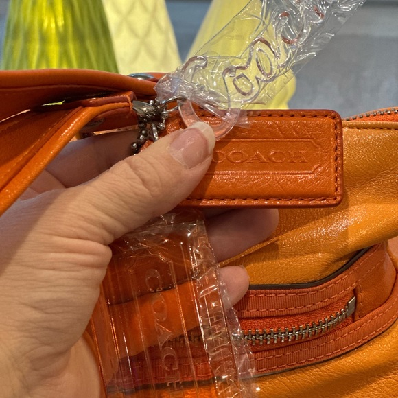 HELLA RARE COLOR Coach Leather Poppy, Metallic Shimmer NWOT - Picture 7 of 15